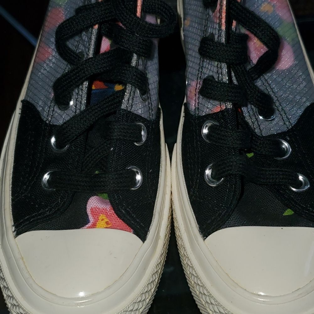 Floral black/clear converse 
